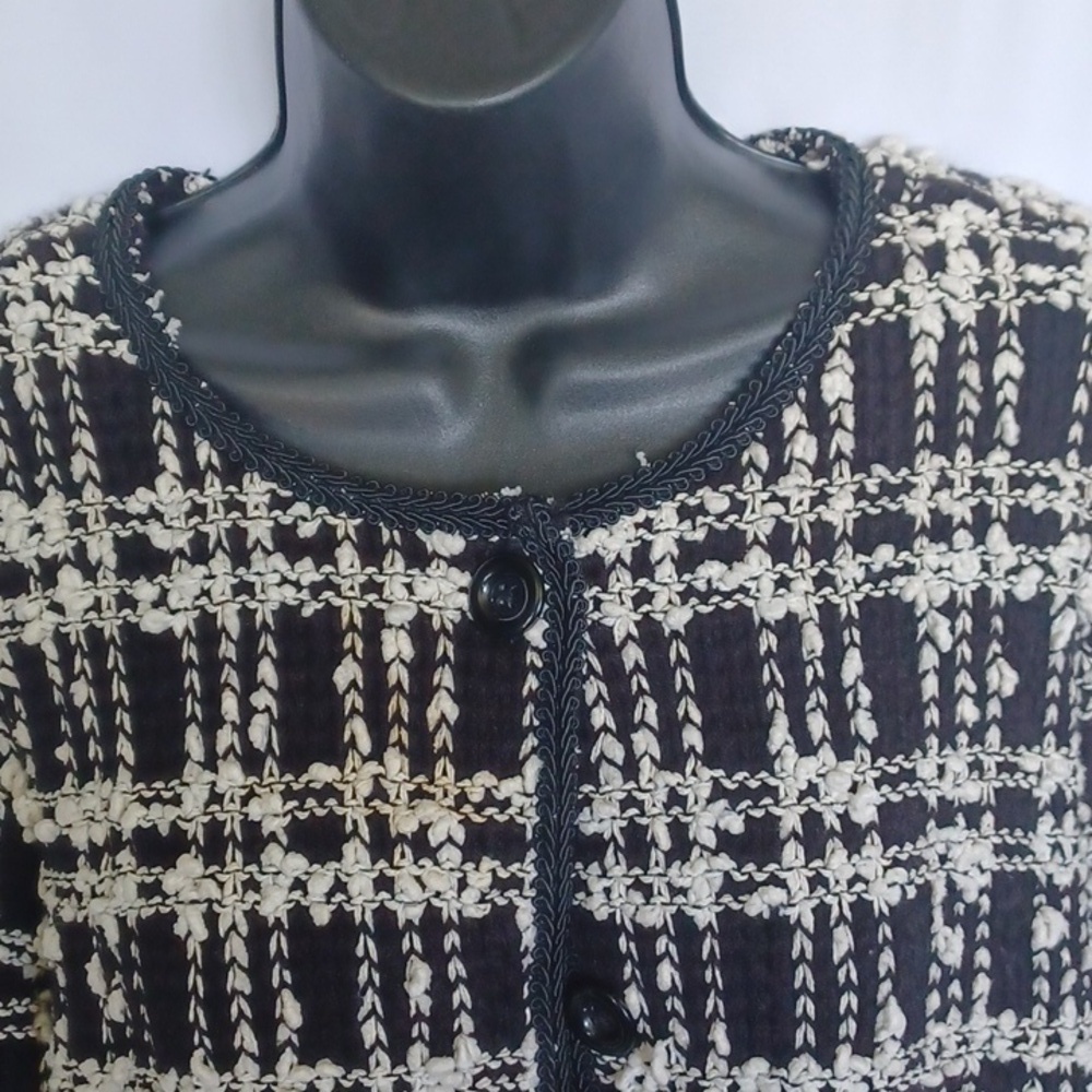 JM Collection plaid button front jacket - Picture 2 of 6